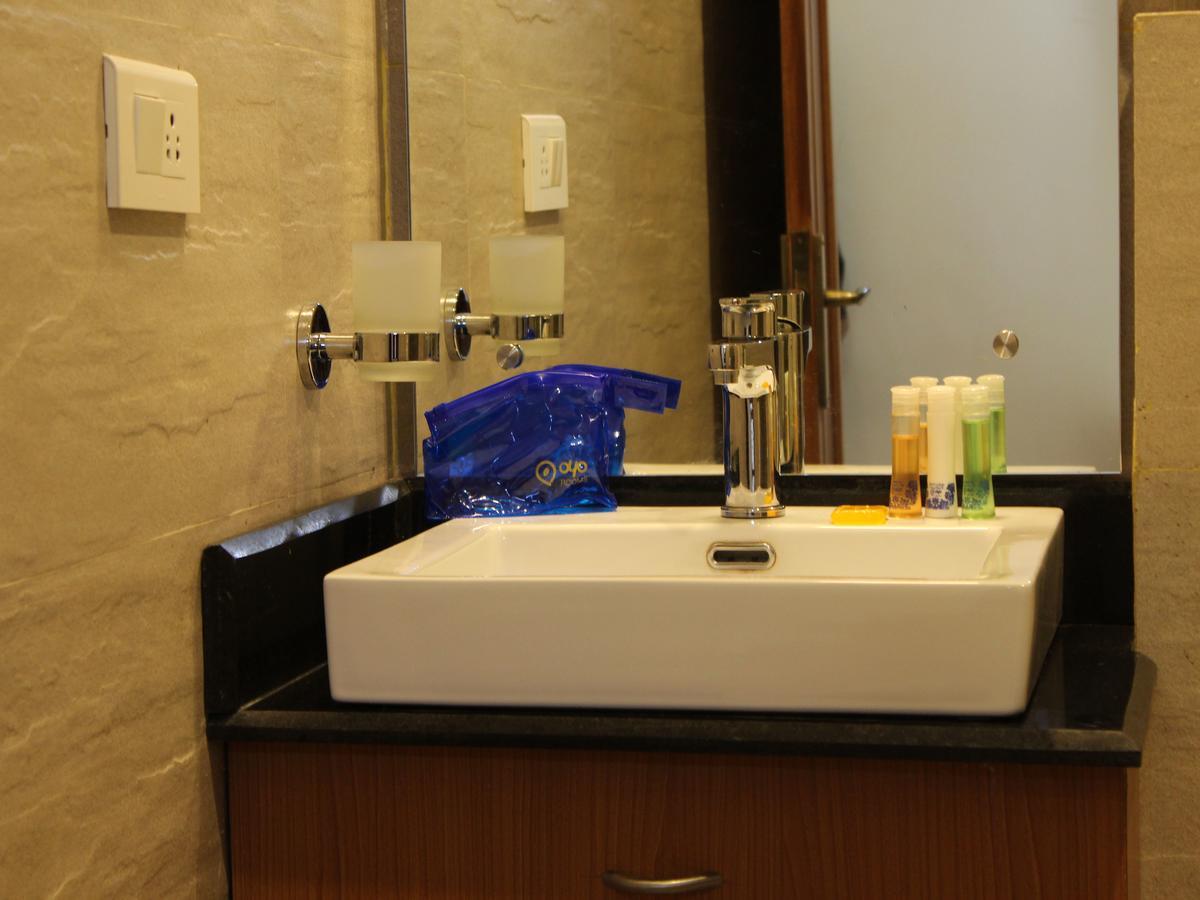 Oyo 2531 Hotel Una Comfort Misty Oak Нейнитал Екстериор снимка