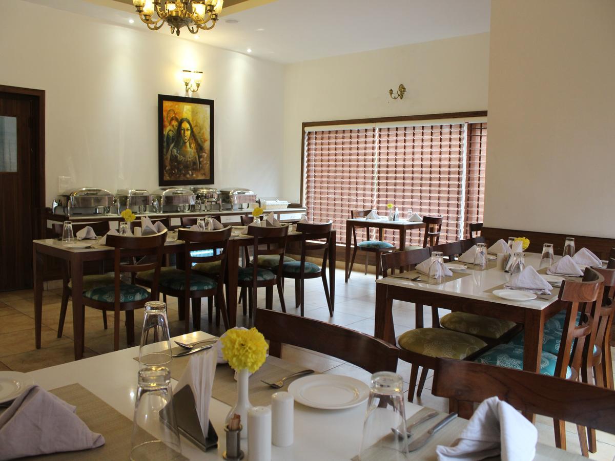 Oyo 2531 Hotel Una Comfort Misty Oak Нейнитал Екстериор снимка